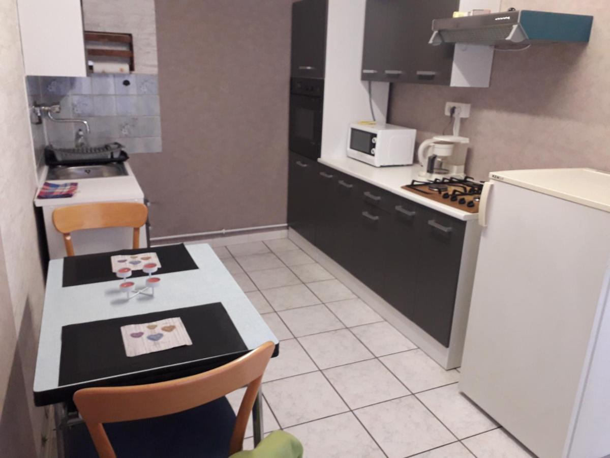 Apartamento Meublés B-D Bains-les-Bains Exterior foto